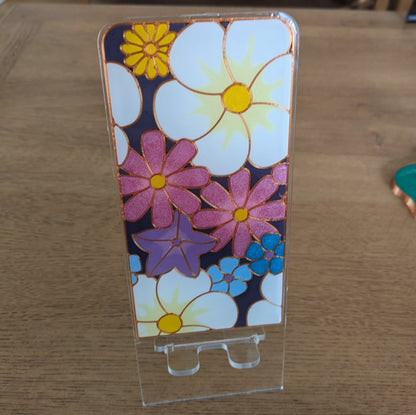 Flowers phone stand resin art kit.
