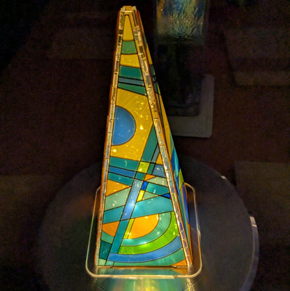 Abstract Wrap around pyramid lamp kit